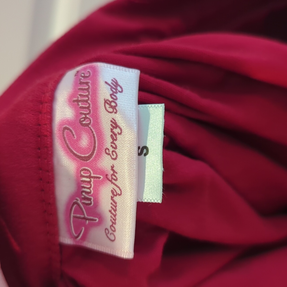 Pinup Girl Clothing Red A-Line Venetian Print Skirt - Picture 4 of 5